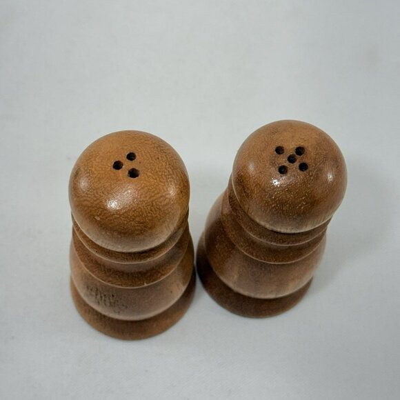 Natural Wood Wooden Salt Pepper Shaker Set Eco Nature Country Carved Retro Brown - Picture 2 of 8